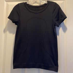 Lululemon Swftly Relaxed short sleeve size 4